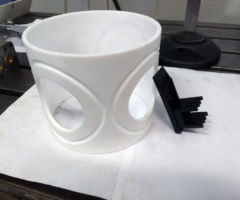 Втулка ущільнювальна та елемент транспортера